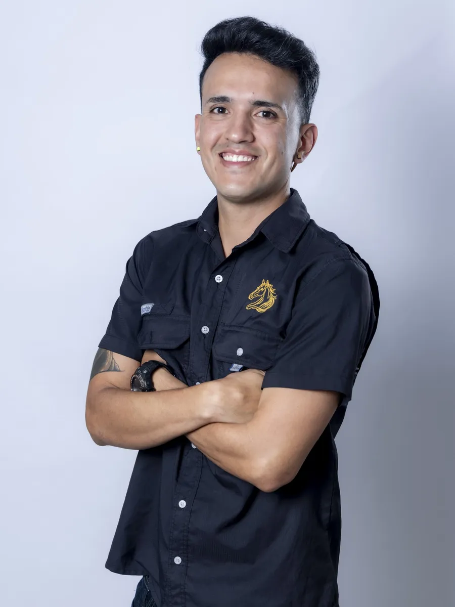 Luis Alejandro Solís, Estilista, barbero y técnico capilar